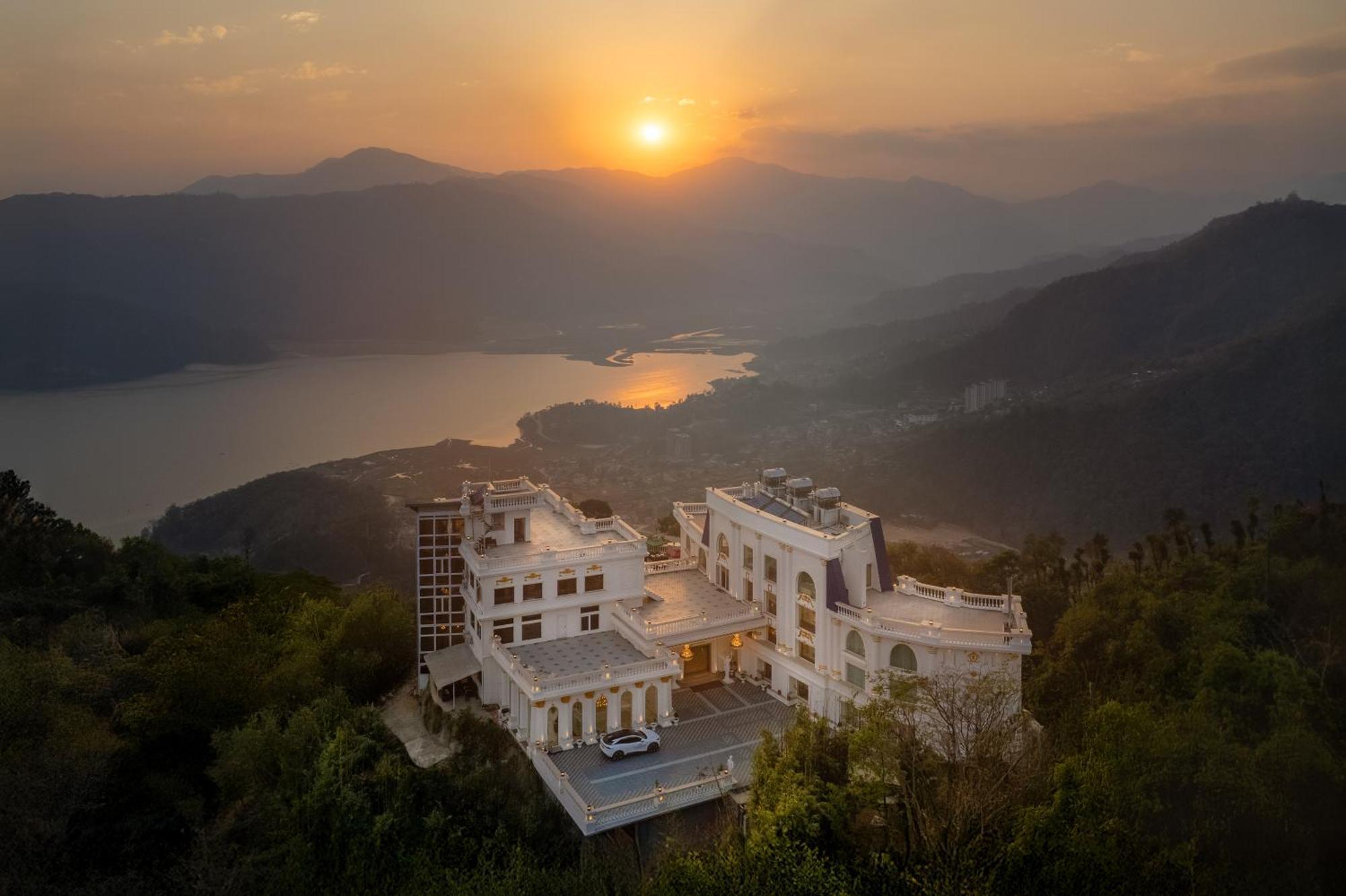 Le Glamour Resort & Wellness Spa بوكْرا المظهر الخارجي الصورة